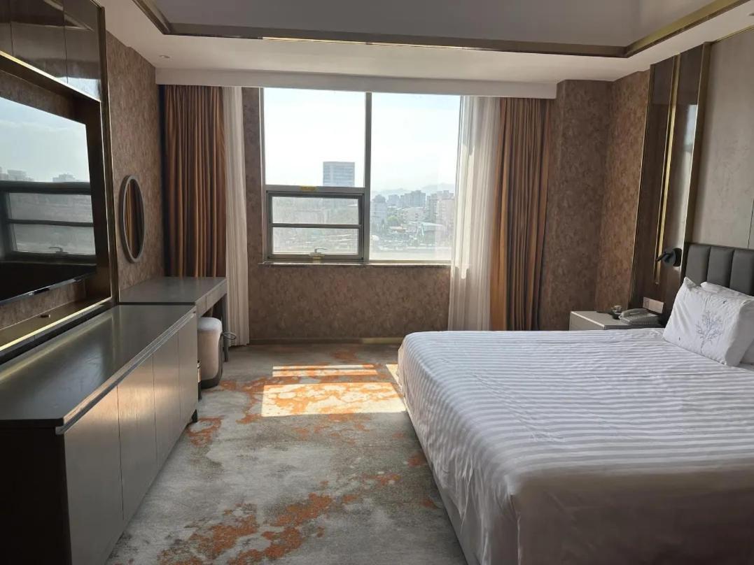 Beijing Jingyi Hotel Exterior foto